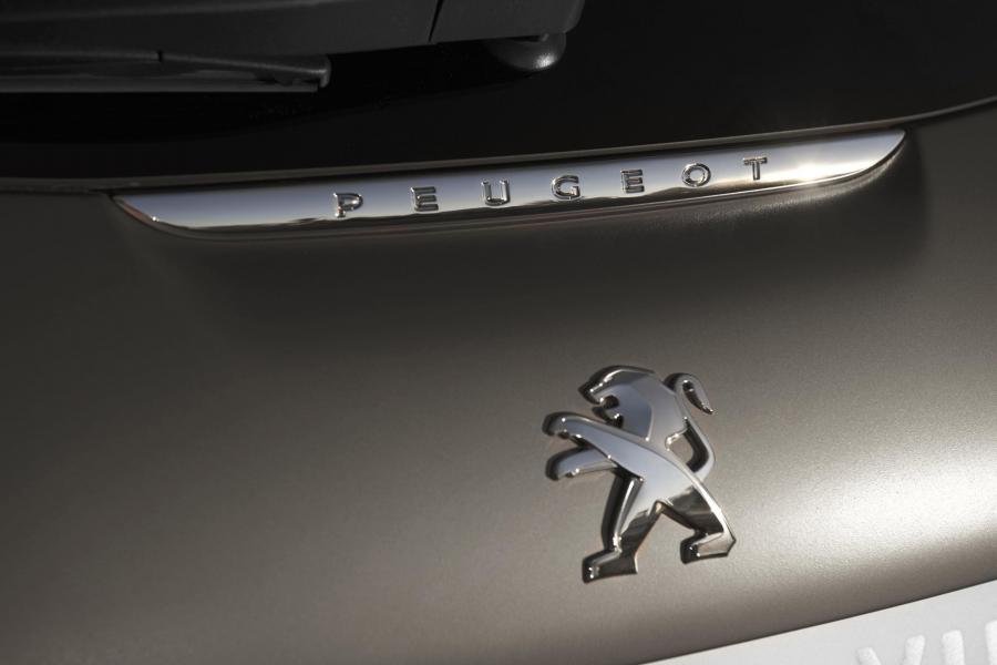  Peugeot 208 Ice Grey 2015 года  (фото 13 из 15)